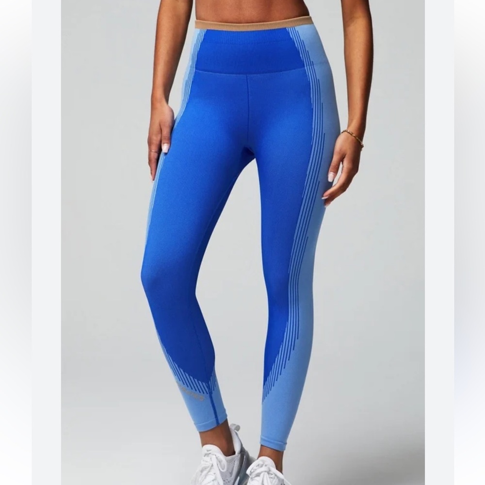 Fabletics Seamless Fusion, High waisted 7/8 Leggings size xs